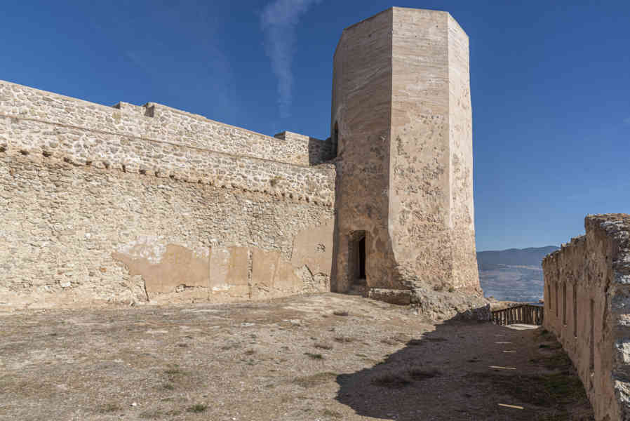 Zaragoza - Calatayud 74 - castillo Mayor o de Ayyûb.jpg